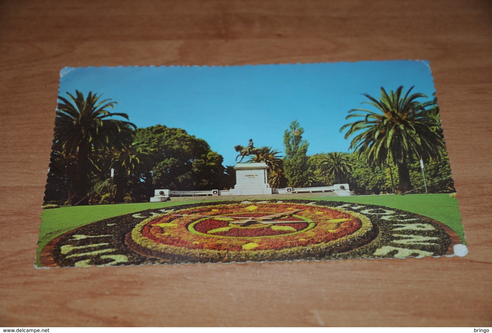 127-    FLORAL CLOCK AND QUEEN VICTORIA GARDENS, MELBOURNE - Melbourne