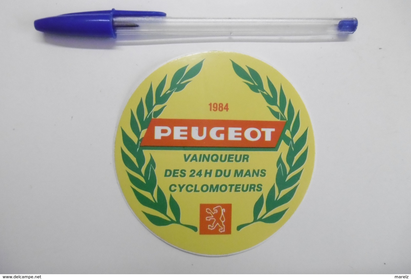 Autocollant Stickers - CYCLOMOTEURS PEUGEOT Vainqueur Des 24 Heures DU MANS 1984 - Autocollants