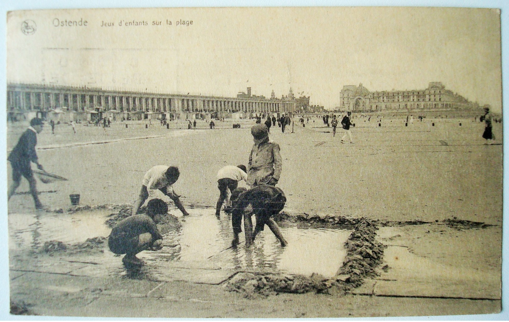 Ostende. - Jeux D'enfants Sur La Plage. - Ca. 1920. - Oostende