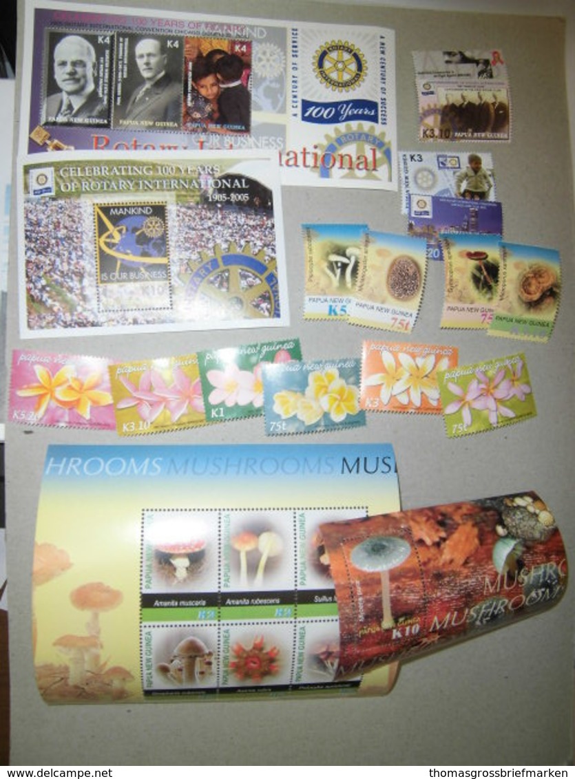 Sammlung Papua Neuguinea 2004+2005+2006 Postfrisch MNH FIFA Pilze Queen Hunde - Papua Nuova Guinea