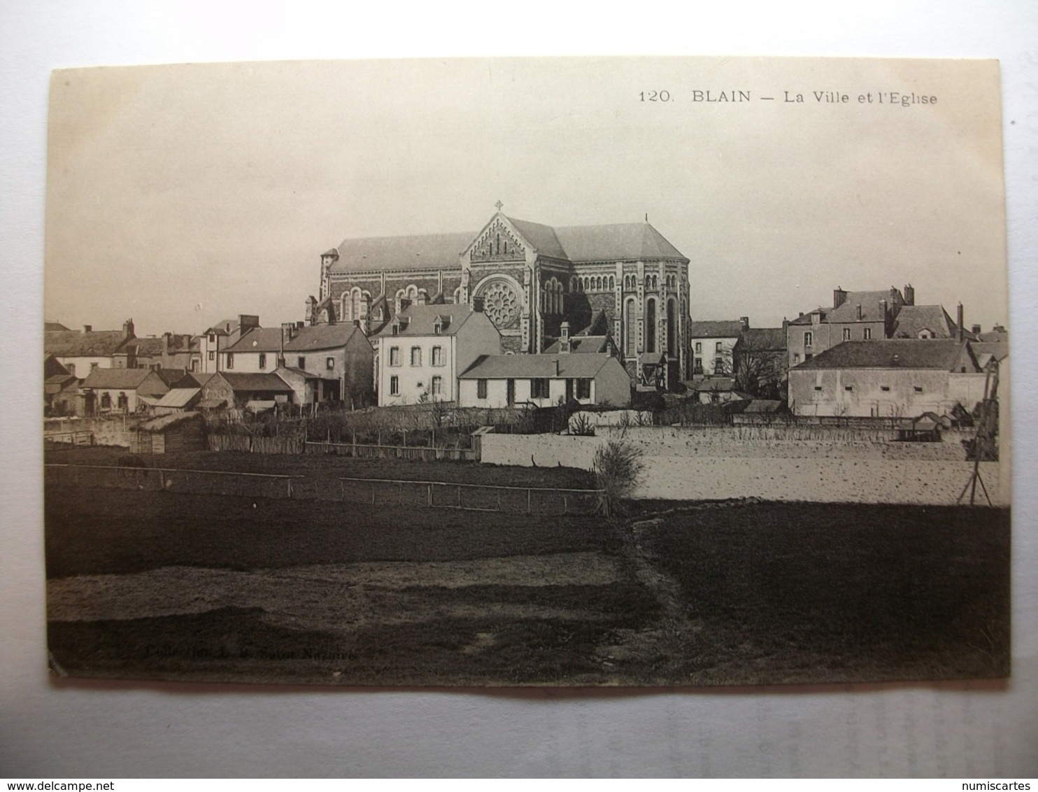 Carte Postale Blain (44) La Ville Et L'Eglise (Petit Format Noir Et Blanc Non Circulée ) - Blain