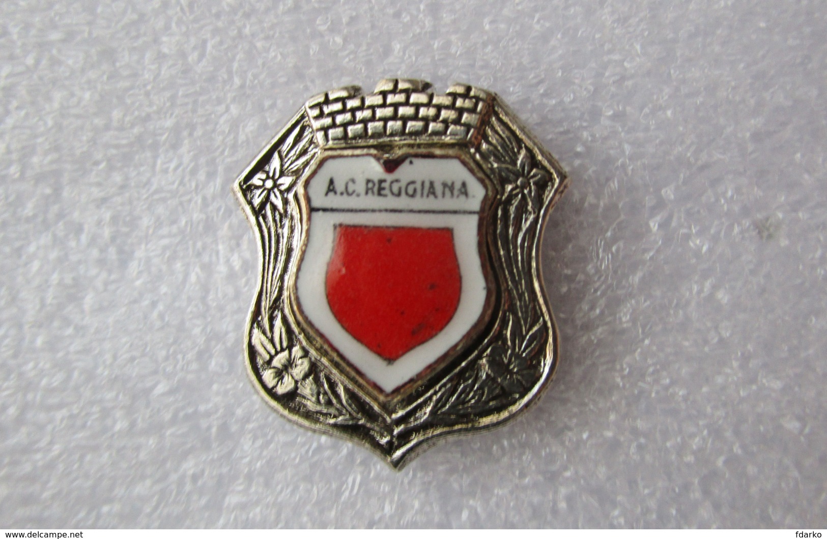 4/4 A.C. Reggiana Calcio - Reggio Audace Football Club Emilia Romagna Football Club Spilla - Football