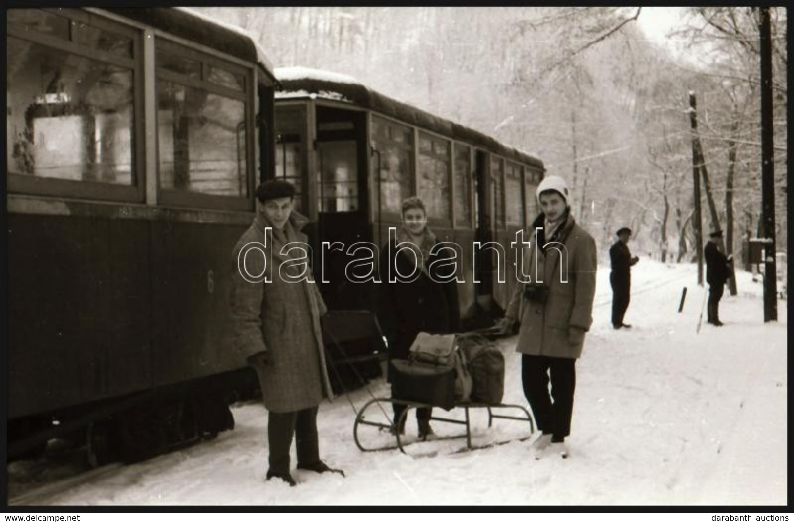 Cca 1938 Budapesti Villamos Télen, 5 Db Vintage Negatív (de Csak Az Egyiken Látható Villamos), 24x36 Mm - Autres & Non Classés