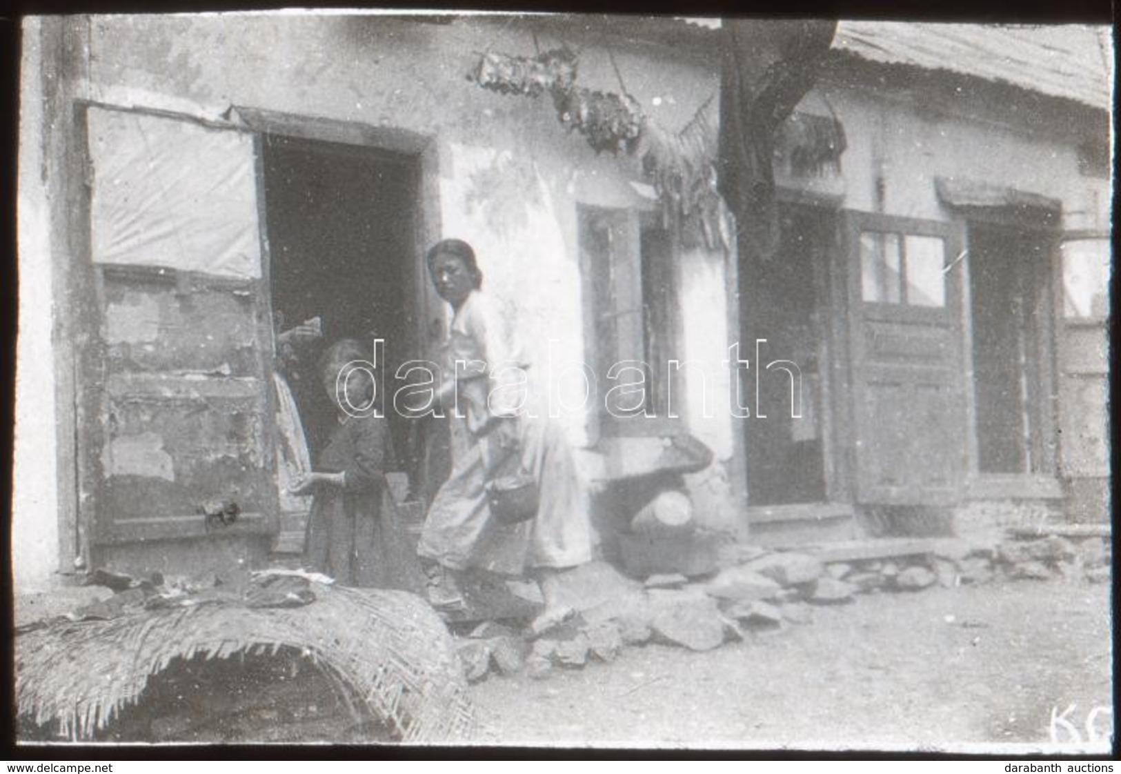 Cca 1910  Koreai Lakóház 4x6 Cm-es üveg Diapozitív / Cca 1910 Korean House. Vintage Glass Positive Photo 4x6 Cm - Other & Unclassified