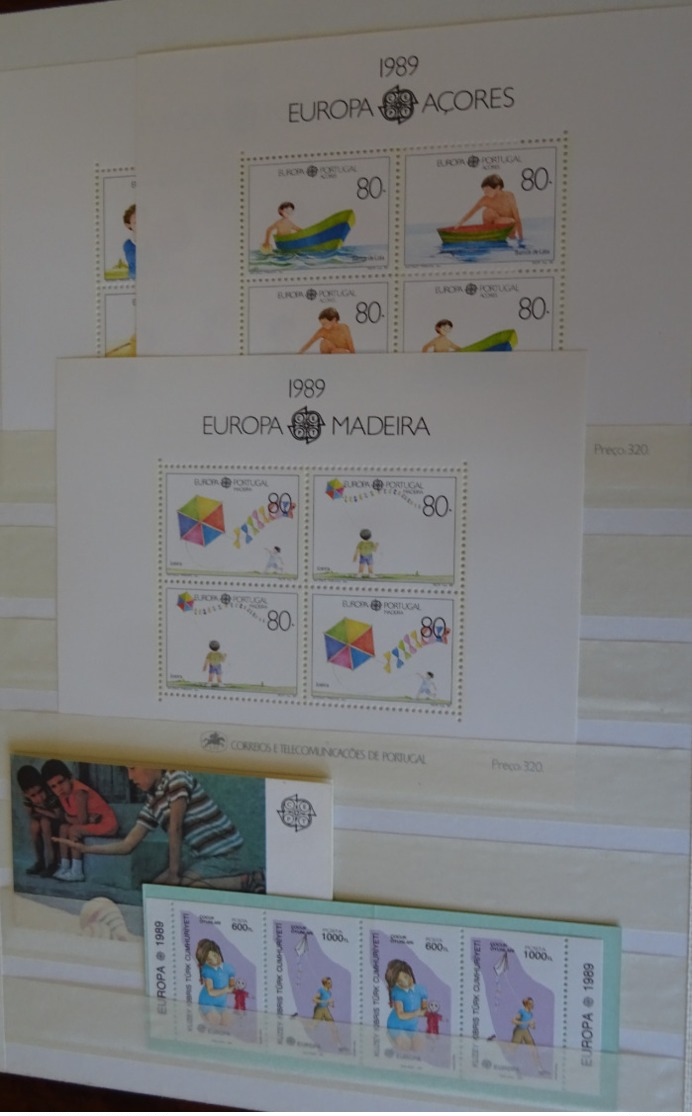 EUROPA CEPT  1989 COMPLETE YEARSET MNH**. INCLUDING 2 BOOKLETS. CHILDREN, TOYS, GAMES. - Komplette Jahrgänge