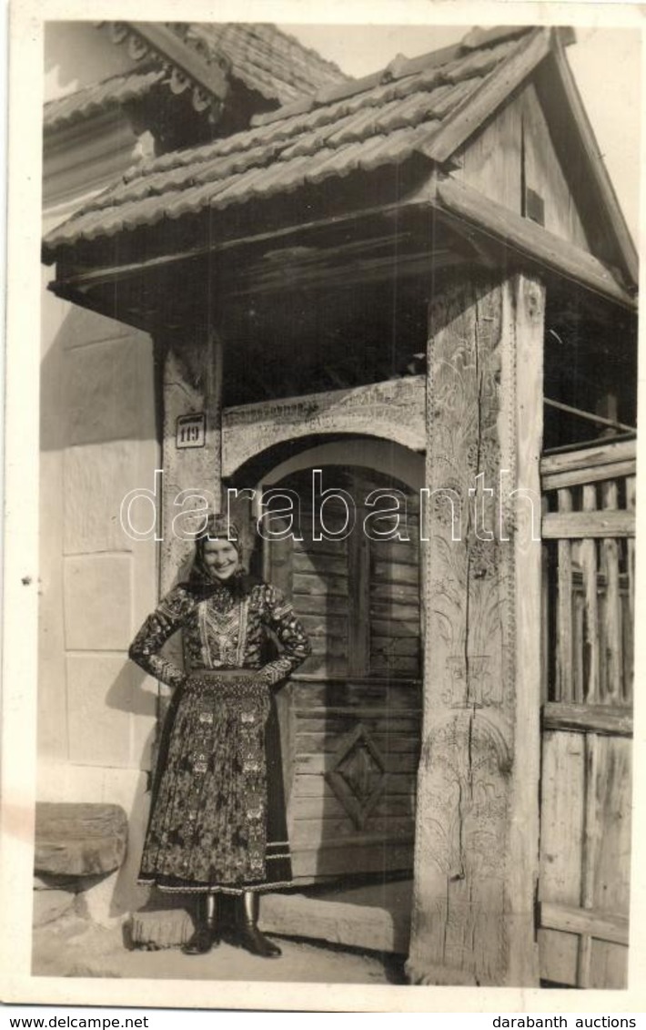 * T2/T3 Bánffyhunyad, Huedin; Kalotaszegi Népviselet / Tara Calatei Folklore, Traditional Costumes (gyűrődés / Crease) - Ohne Zuordnung