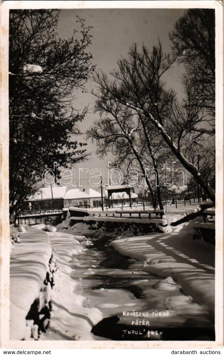T2 1943 Kovászna-fürdő, Covasna; Fő Tér Télen. Hadnagy Bazár Kiadása / Main Square In Winter. Turul Foto - Unclassified