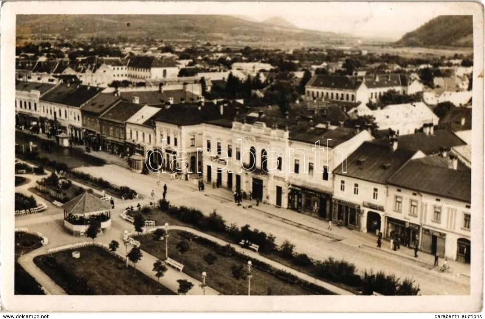 * T2 Máramarossziget, Sighetu Marmatiei; Látkép, Szálloda, Weisz üzlete / General View, Hotel, Shops. Photo - Ohne Zuordnung