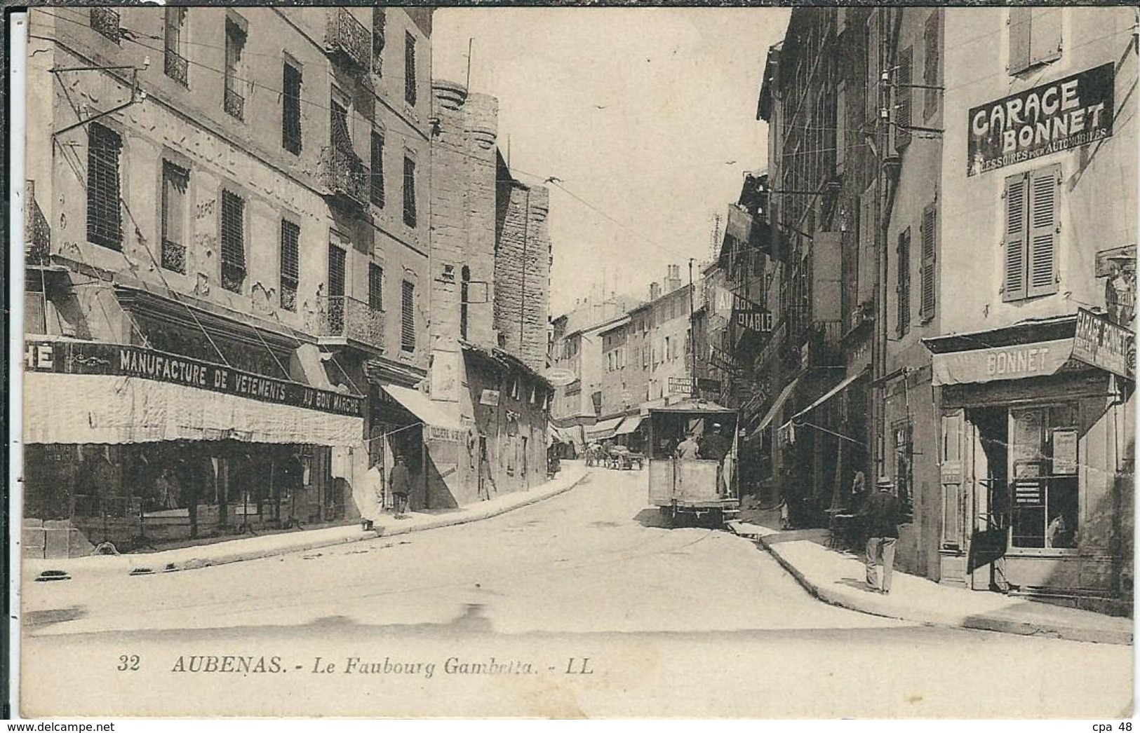 Ardèche : Aubenas, Le Faubourg Gambetta - Aubenas