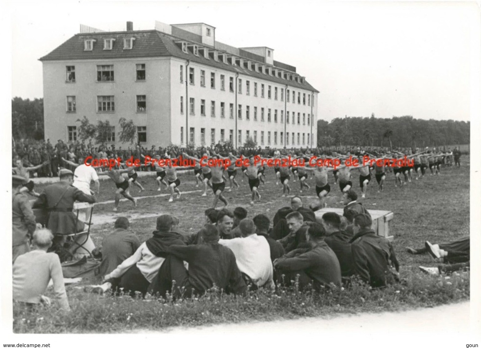 Photo Originale 18x13 Camp Officiers Belges Prisonniers WW2 Prenzlau Oflag II.A Gymnastique - Guerre, Militaire