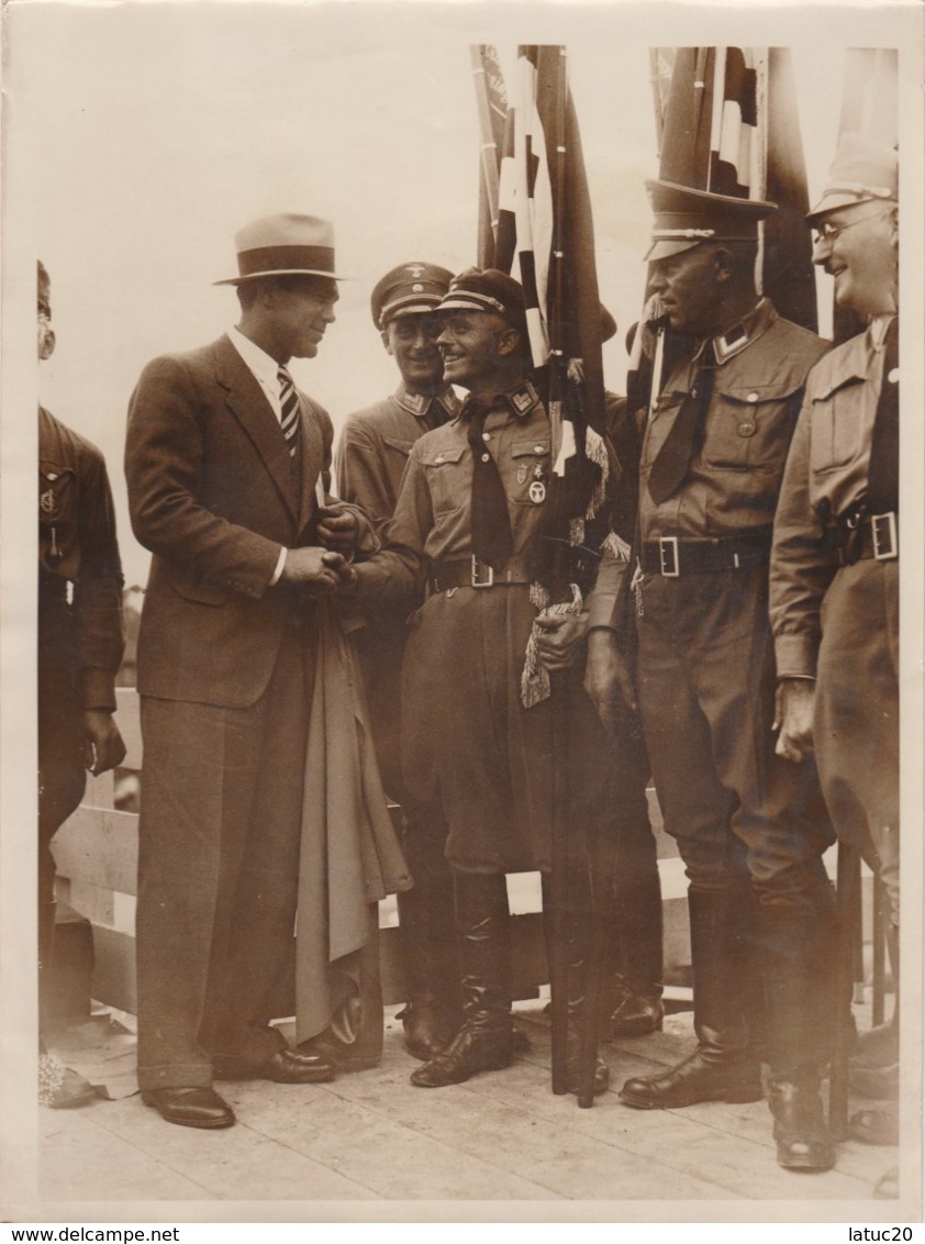 Max Schmeling 1935 Begrüsst Die Fahnenträger Beim Parteitag In Nürnberg - Berühmtheiten