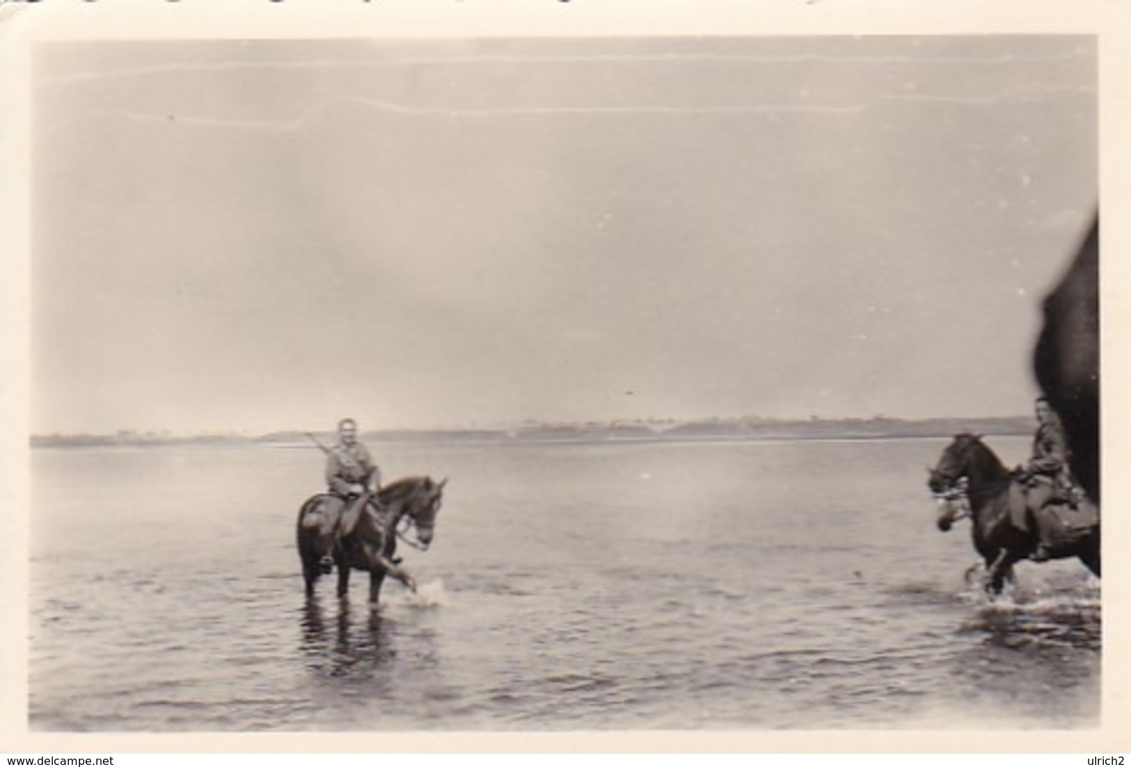 Foto Deutsche Soldaten Zu Pferd In Einem Fluss - 2. WK - 8,5*5,5cm (44064) - Krieg, Militär