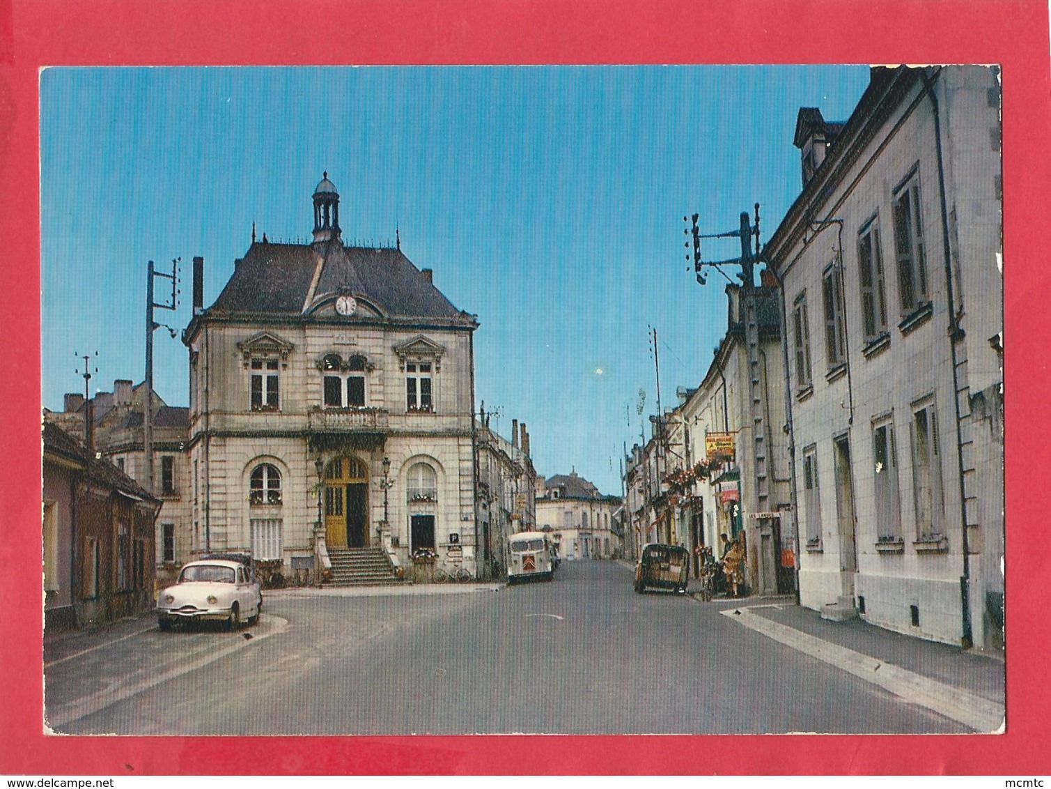 CPM  -  Allonnes  -  ( M.-et-L.) -  Hôtel De Ville -(auto, Voiture Ancienne Citroën HY , Dyna Panhard ) - Allonnes