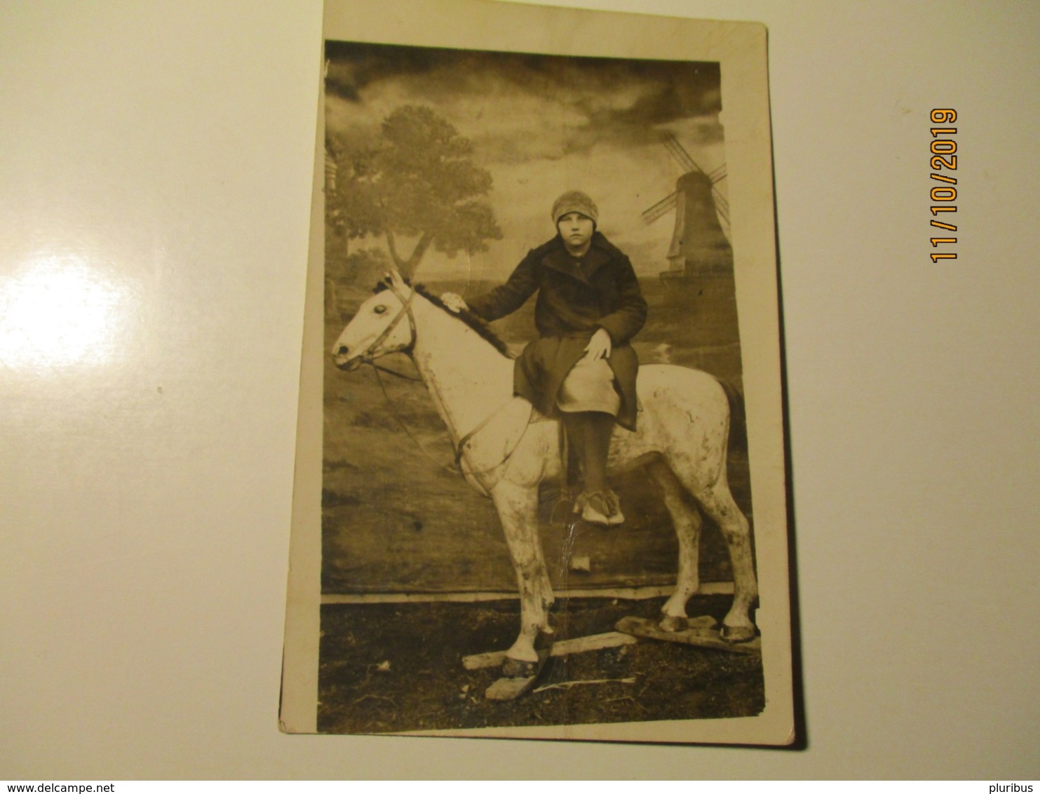 FOTO MONTAGE SURREALISME , GIRL SITTING ON HORSE   , 0 - Anonyme Personen