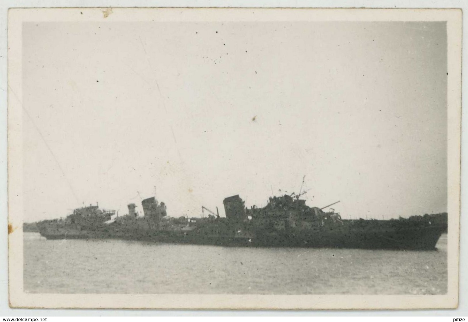 (Bateaux) Guerre De 1939-45 . Photo Légendée Le "Bison" . Contre-torpilleur Endommagé . - Bateaux