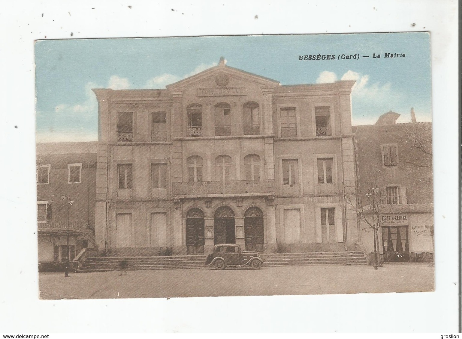 BESSEGES (GARD) LA MAIRIE (CAFE DU CENTRE DEROUDILHE) ET AUTO GAREE - Bessèges