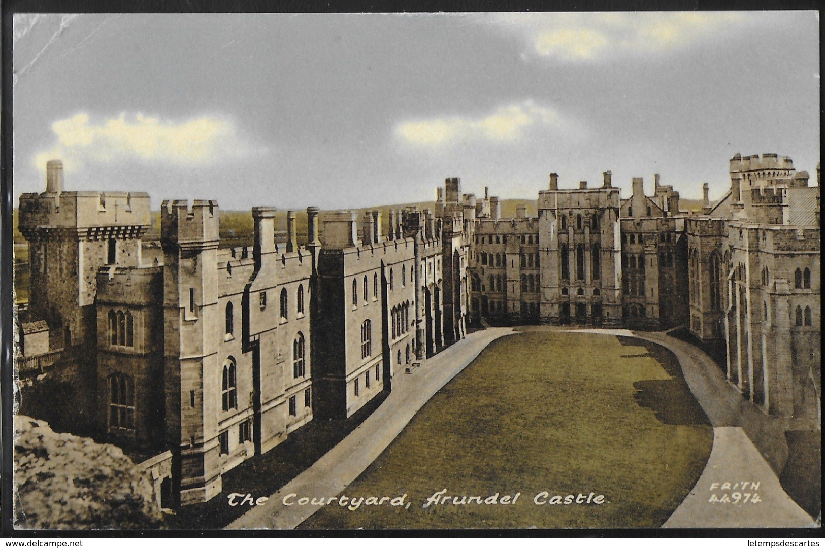 CPA ANGLETERRE - Arundel, The Courtyard - Arundel Castle - Arundel