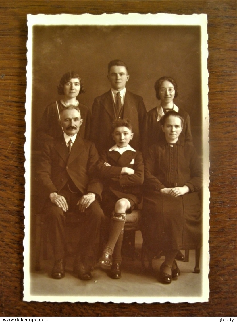 Oude FOTO --kaart     Vijf Personen  In Sepia-kleur Door Fotograaf  OMER  D' HAESE  AALST - Geïdentificeerde Personen