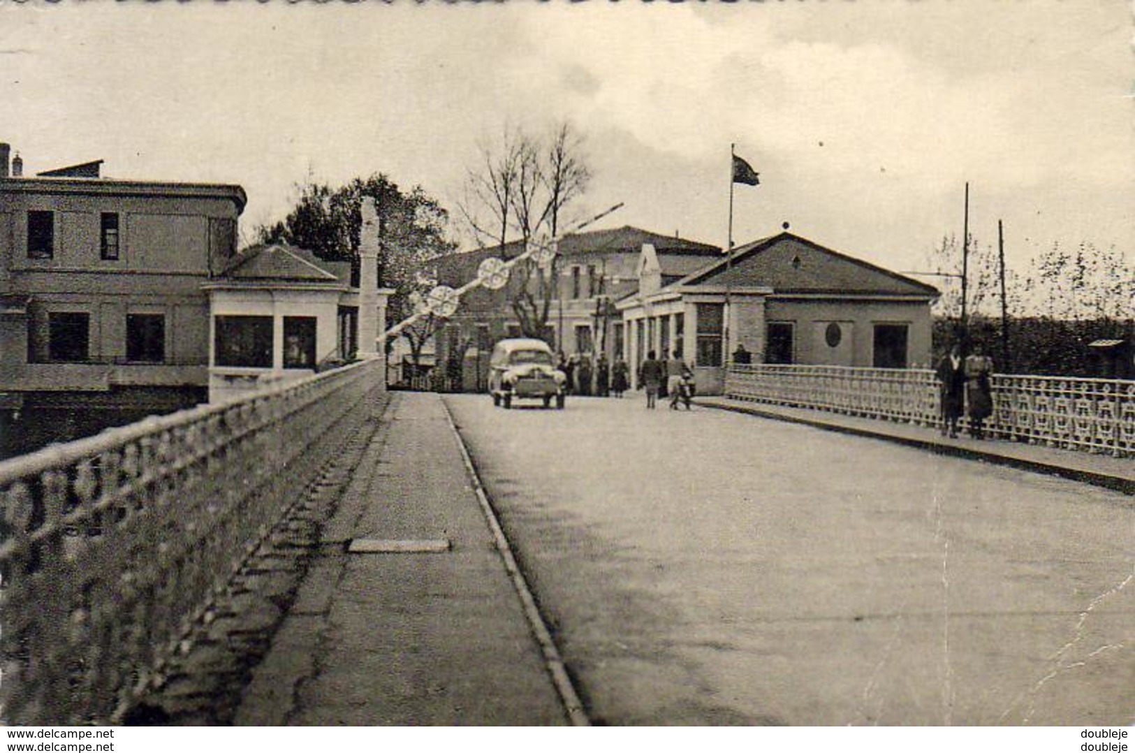 D64  HENDAYE  Frontière Franco Espagnole Le Pont International Côté Espagnol - Hendaye