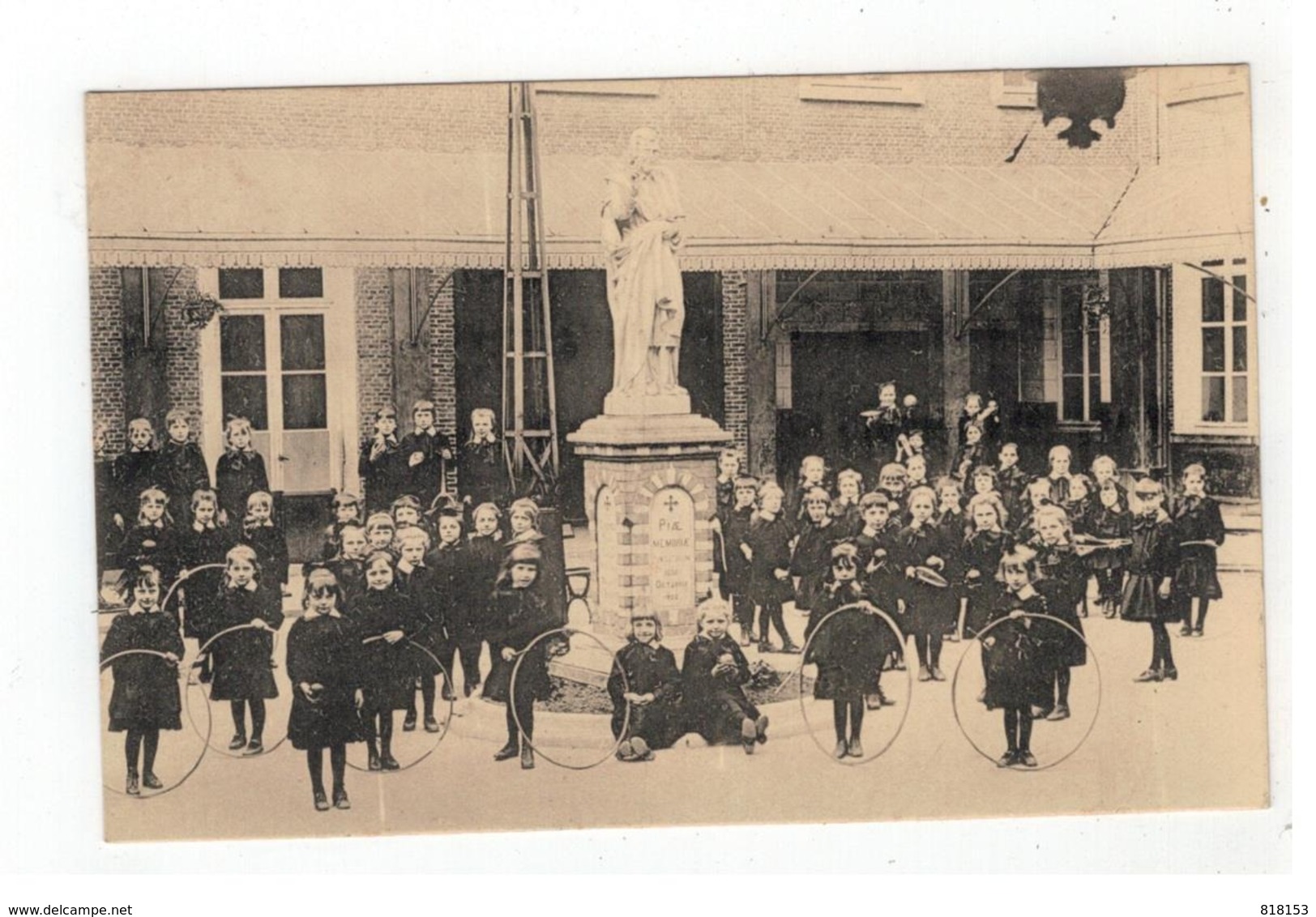 Sint-Niklaas Pensionnat Saint Charles-Borromée Un Coin De La Cour - Sint-Niklaas