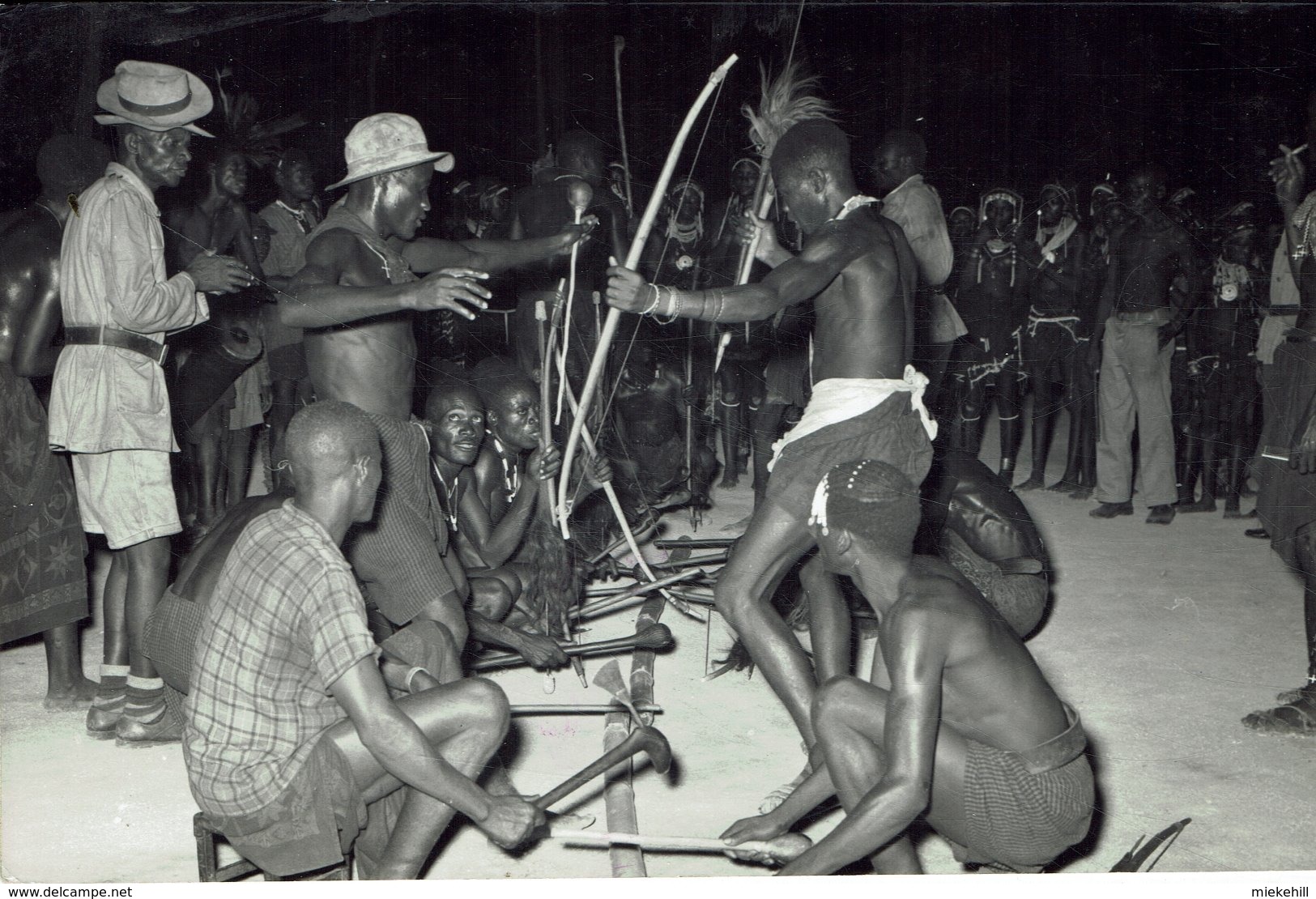 ANGOLA-TIR A L'ARC-INSTRUMENT DE MUSIQUE-photographie Sur Papier Dox - Bogenschiessen