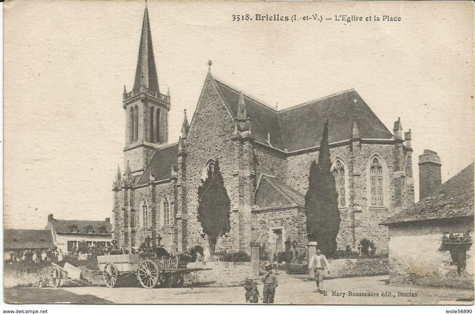 BRIELLES    ***   L'église Et La Place     *** Cpa Peu Courante - Other & Unclassified