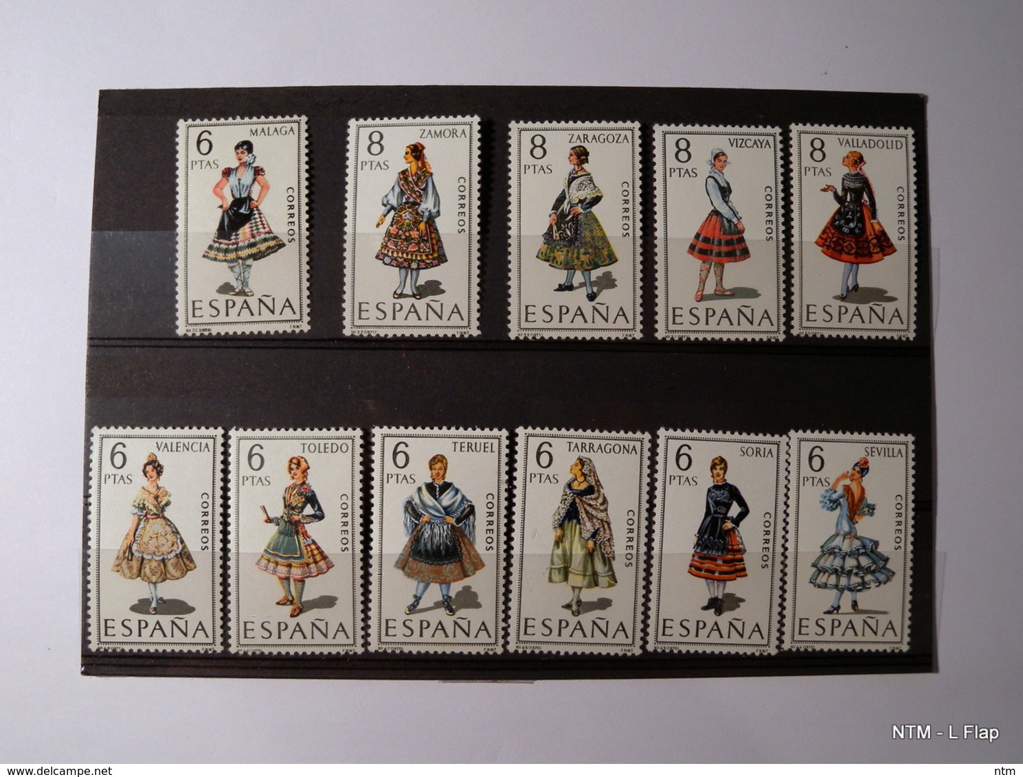 SPAIN 1967-1971. Provincial Costumes. 53 Stamps. - Nuevos