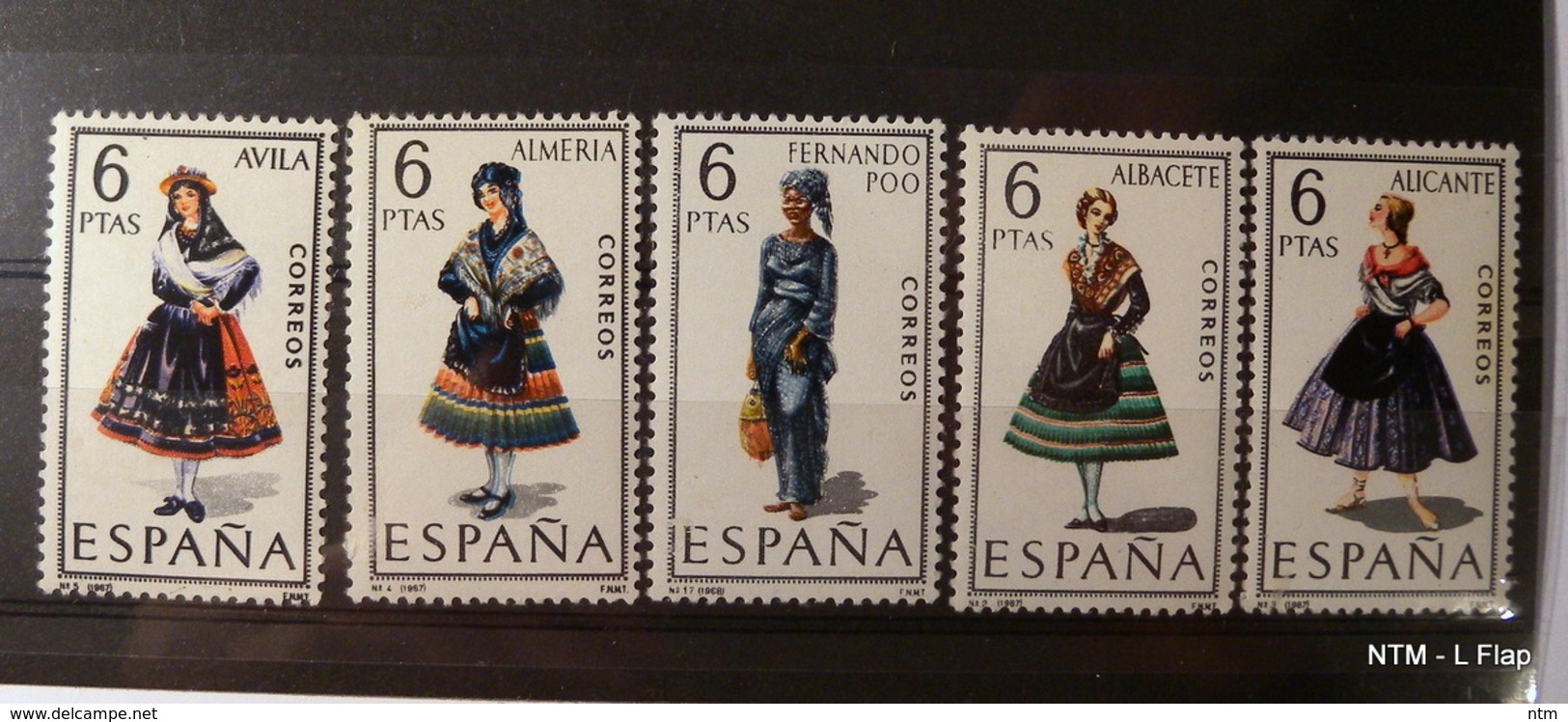 SPAIN 1967-1971. Provincial Costumes. 53 Stamps. - Nuovi