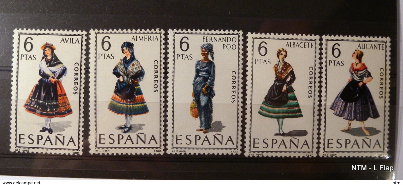 SPAIN 1967-1971. Provincial Costumes. 53 Stamps. - Neufs