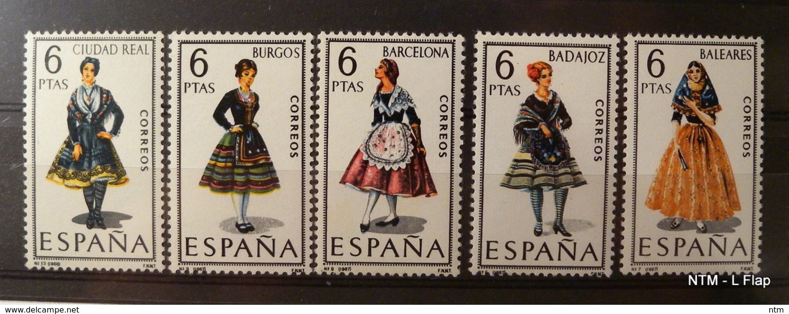 SPAIN 1967-1971. Provincial Costumes. 53 Stamps. - Neufs