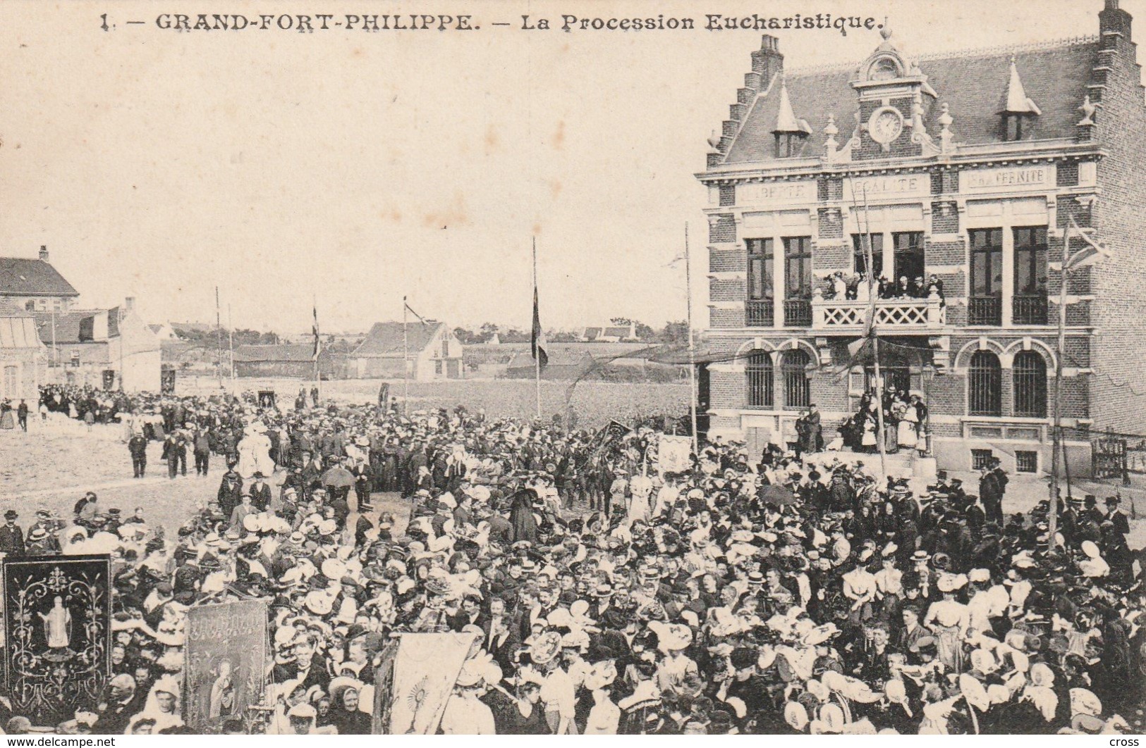 Carte Postale 59. Grand-Fort-Philippe Prés De Gravelines La Procession Eucharistique Trés Beau Plan - Autres & Non Classés