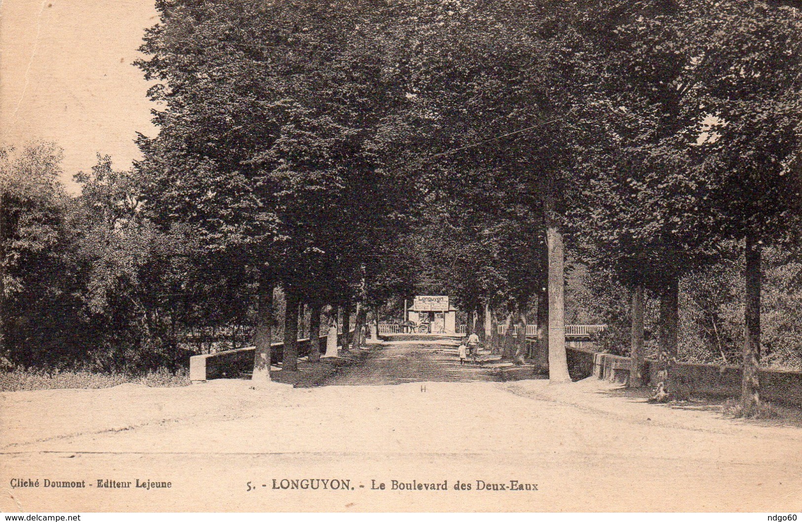 Longuyon - Le Boulevard Des Deux-Eaux - Longuyon
