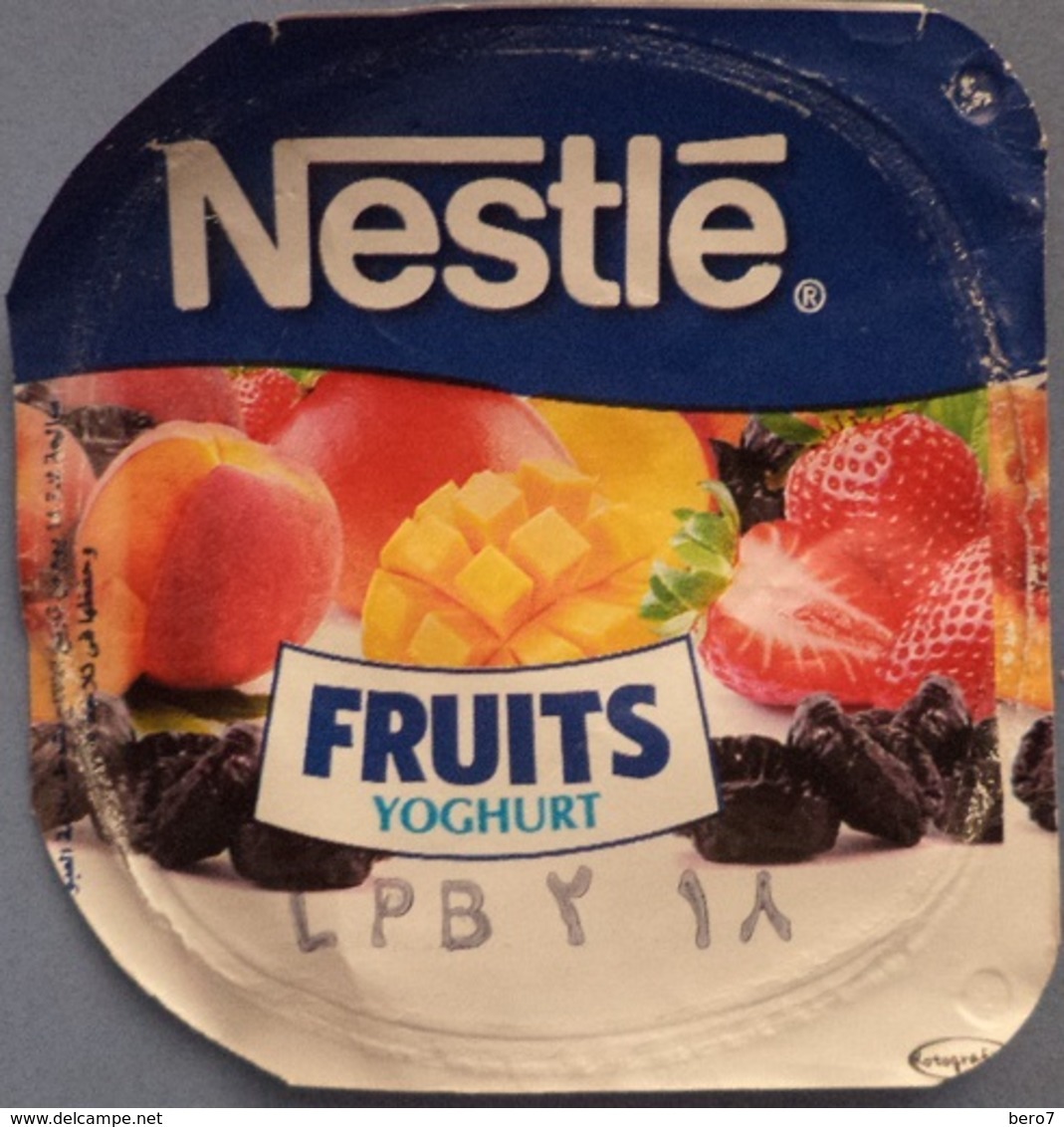 Egypt - Couvercle De Yoghurt  Nestle Fruits (foil) (Egypte) (Egitto) (Ägypten) (Egipto) (Egypten) Africa - Koffiemelk-bekertjes