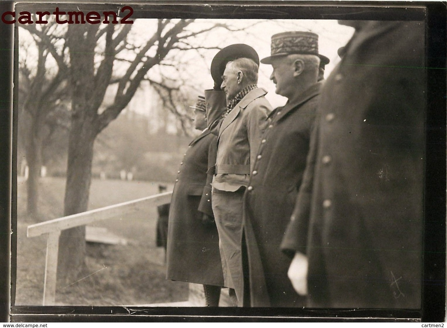 VOYAGE DE NEVILLE CHAMBERLAIN GENERAL GAMELIN TROUPES BRITANNIQUES SERVICE CINEMATROGRAPHIQUE ARMEE SECONDE - Characters