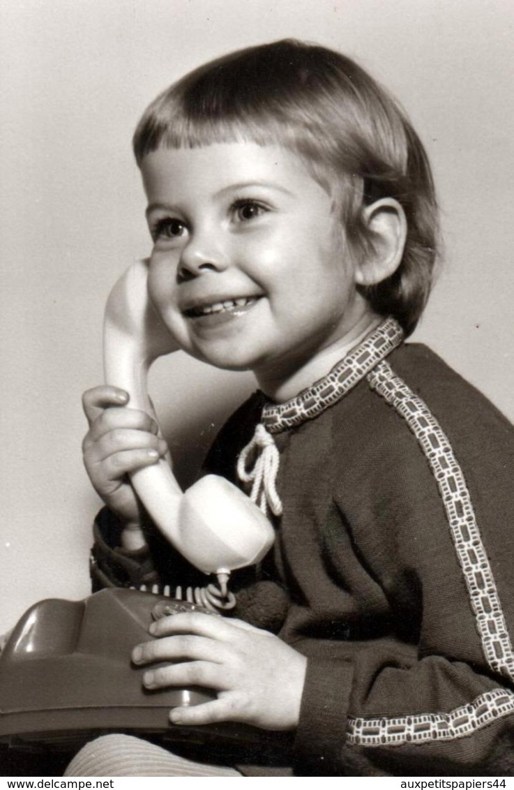 Photo Originale Jeu & Jouet - Téléphone Filaire & Jolie Gamine Vers 1960/70 - Objets