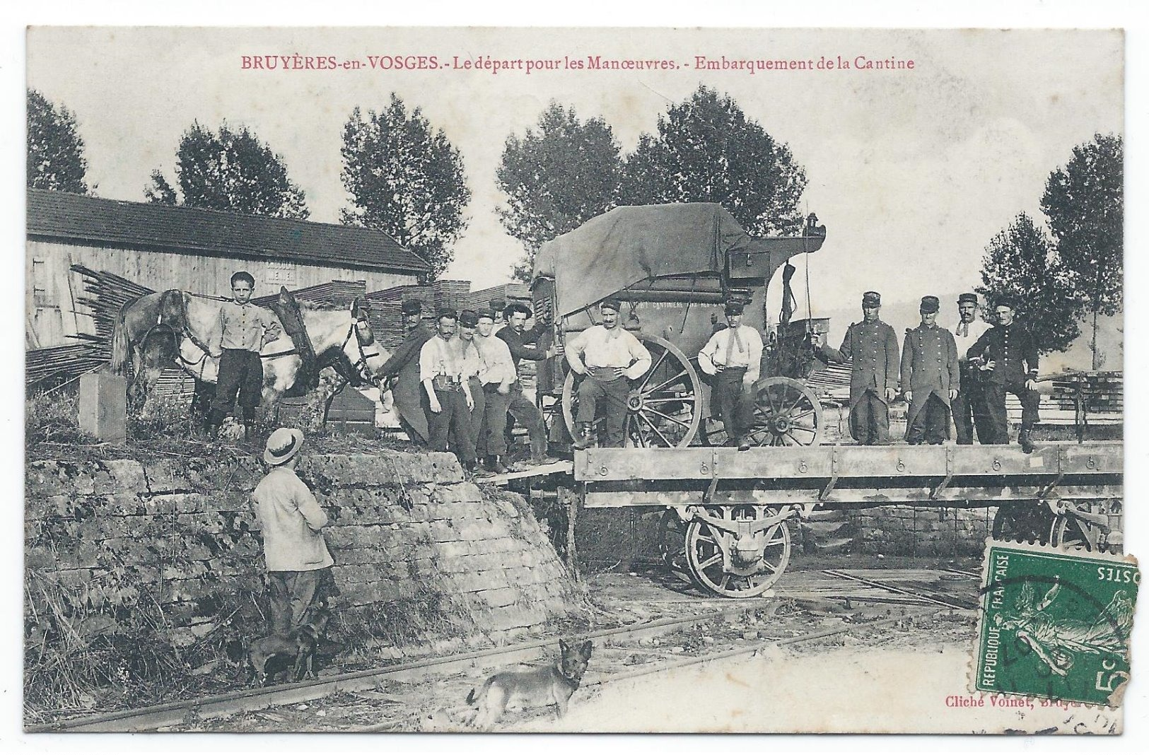 BRUYERES En VOSGES ( 88 - Vosges ) - Le Départ Pour Les Manoeuvres - Embarquement De La Cantine - Militaires - TTB Etat - Bruyeres