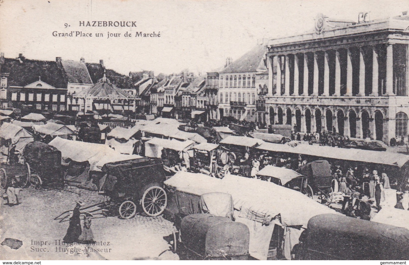 HAZEBROUCK - GRAND PLACE UN JOUR DE MARCHE - Hazebrouck