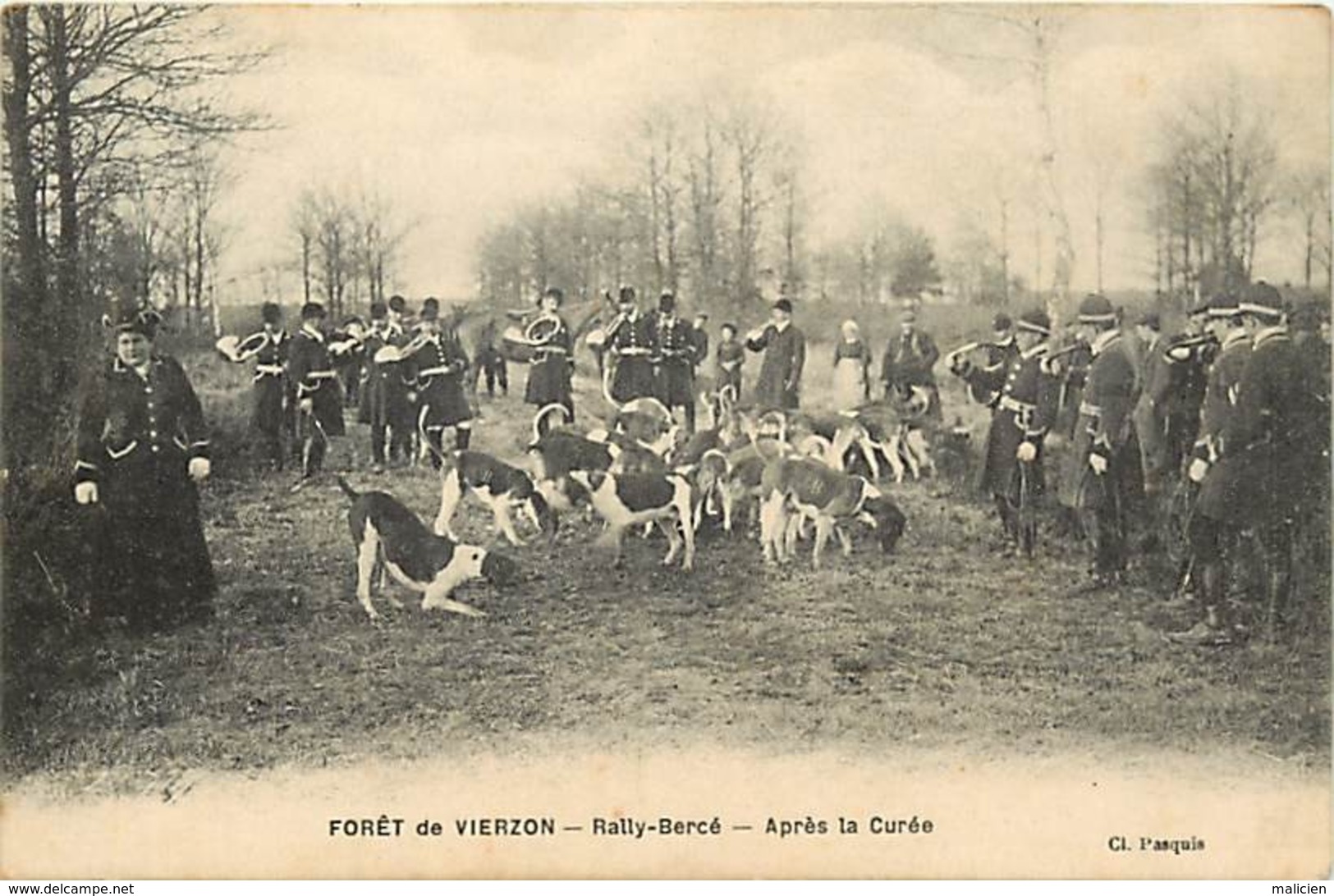 - Cher -ref-438- Vierzon - Rallye Bercé En Forêt - Après La Curée - Meute - Cors De Chasse - Chasse A Courre - - Vierzon