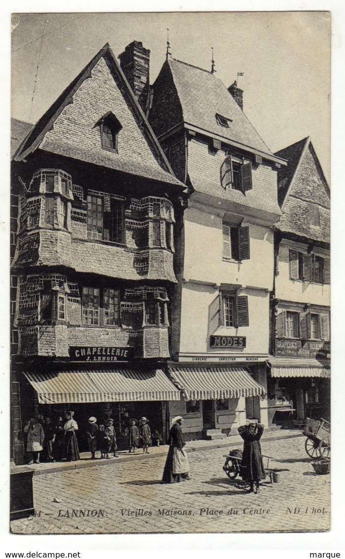 Cpa N° 94 LANNION Vieilles Maisons Place Du Centre - Lannion