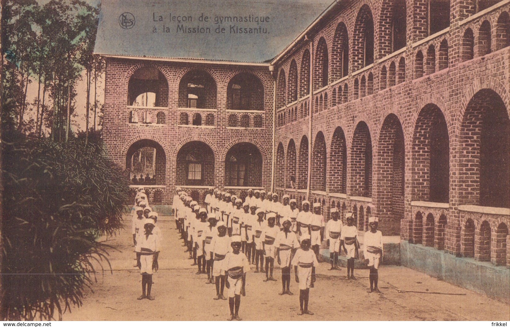 La Leçon De Gymnastique à La Mission De Kissantu ( Congo Belge Belgisch Kongo ) - Belgisch-Kongo