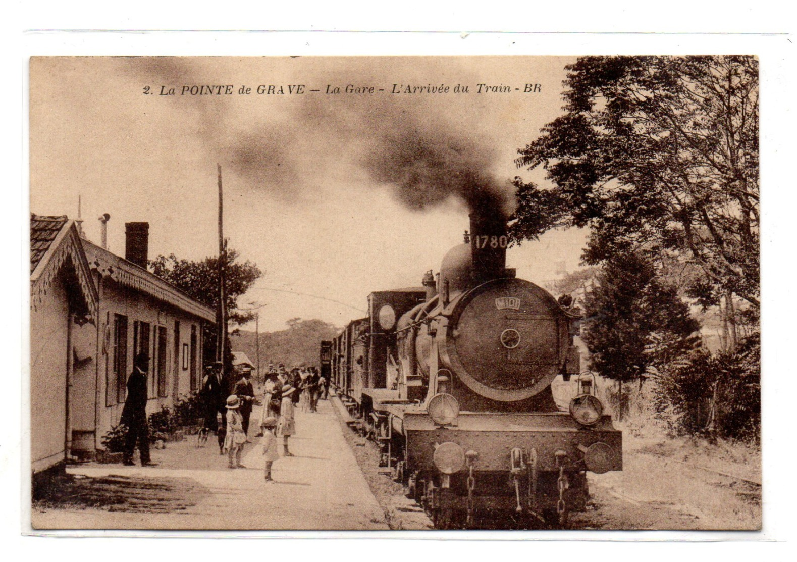 La Pointe De Grave La Gare L Arrivee D Un Train - Autres & Non Classés