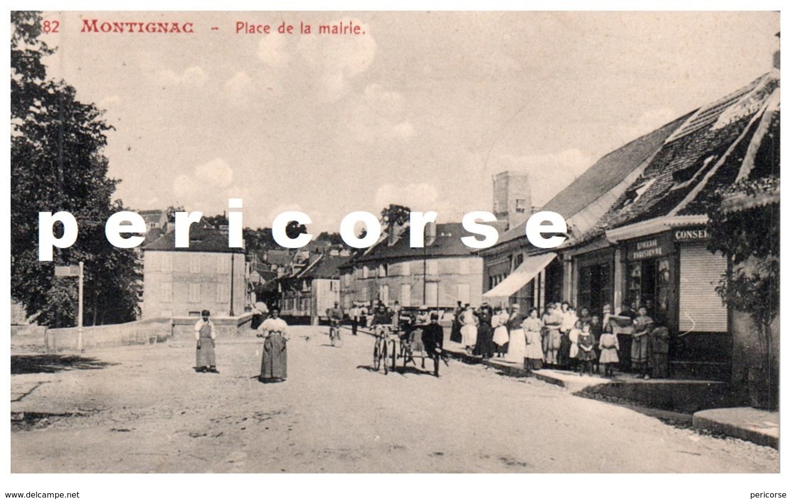 24  Montignac  Sur Vezere  Commerces Place De La Mairie - Otros & Sin Clasificación