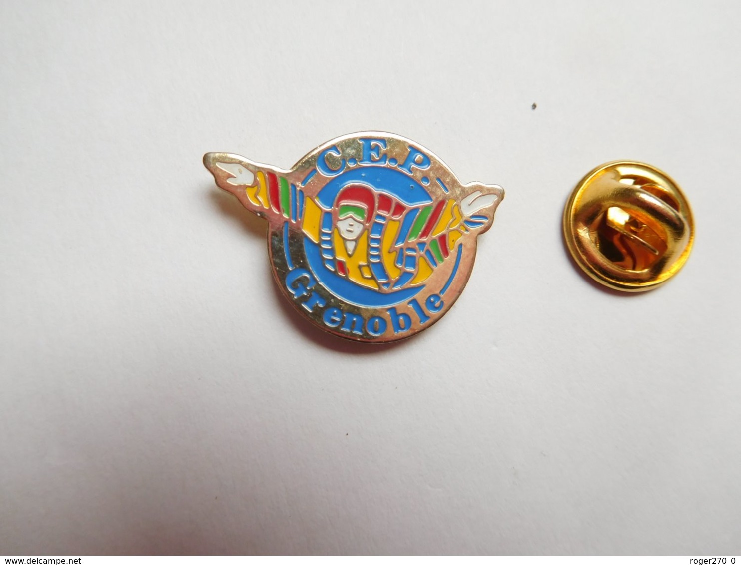 Beau Pin's , C.E.P. , Centre Ecole De Parachutisme De Grenoble , Isére - Parachutespringen