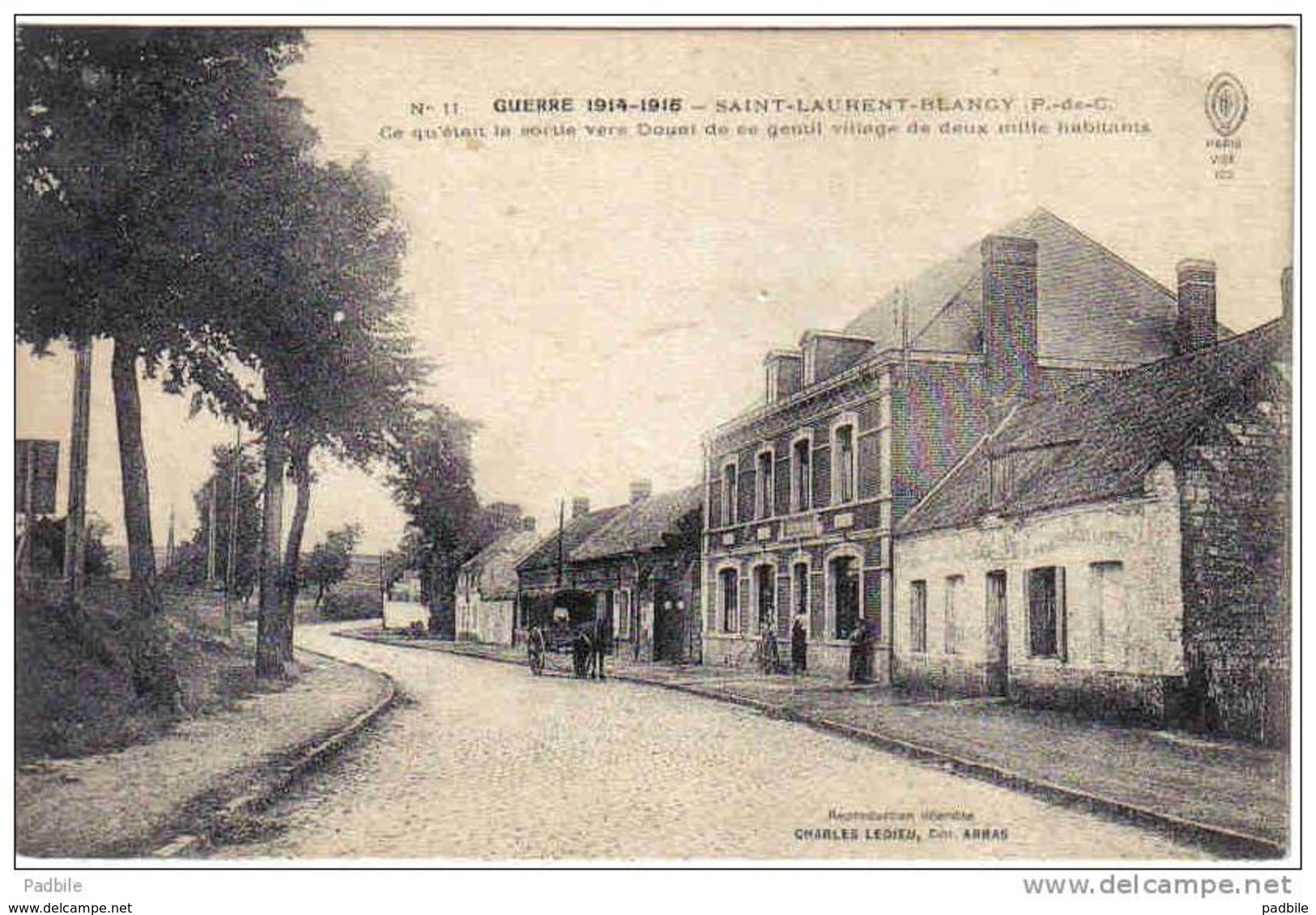 Carte Postale 62. Saint-Laurent-Blangy  Sortie Du Village Vers Douai Trés Beau Plan - Saint Laurent Blangy