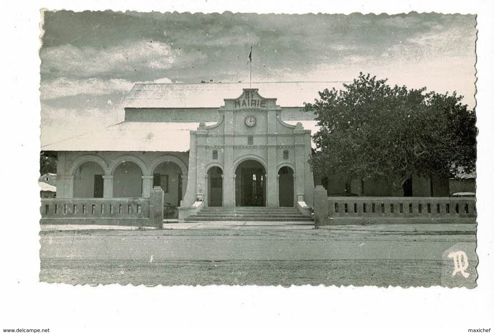 Carte Photo, Cliché André Dugne - Fort-Lamy - Mairie - Pas Circulé - Chad