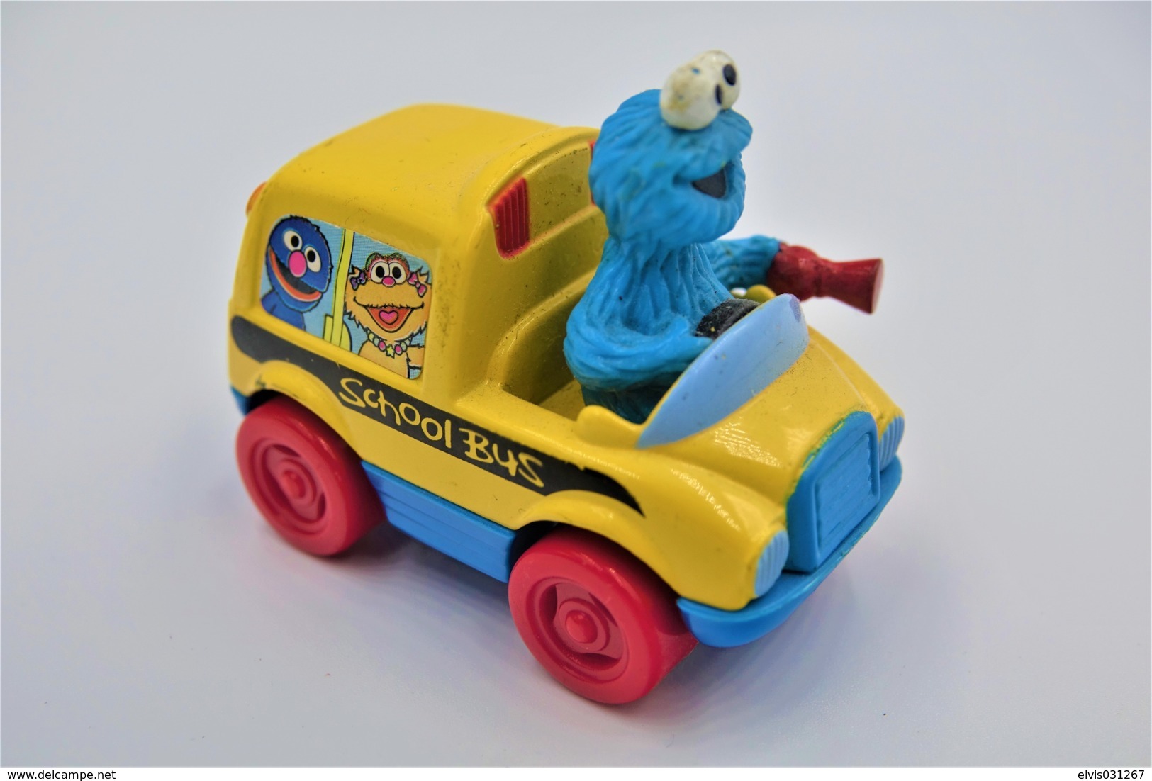 Matchbox Character TYCO SESAMI STREET: COOKIE MONSTER SCHOOL BUS , Issued 1997 - Matchbox