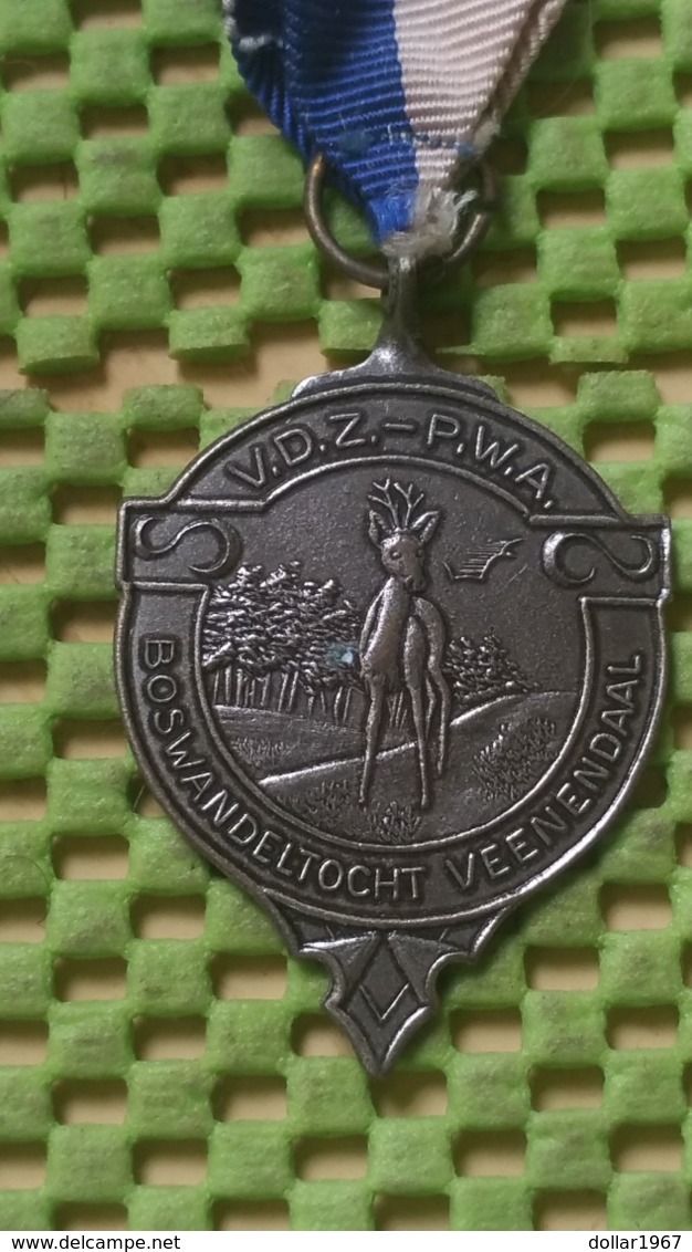 Medaille :Netherlands  -   V.D.Z - P.W.A Boswandeltocht Veenendaal  / Vintage Medal - Walking Association - Andere & Zonder Classificatie