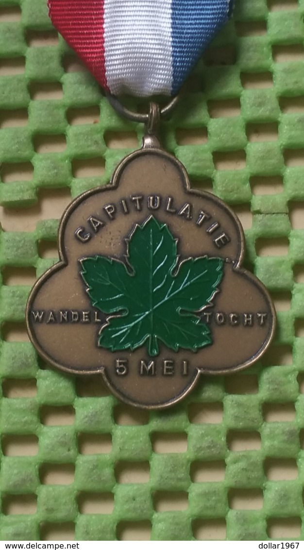 Medaille :Netherlands  -  Capitulatie Wandel Tocht 5 Mei-Wageningen   / Vintage Medal - Walking Association - Andere & Zonder Classificatie