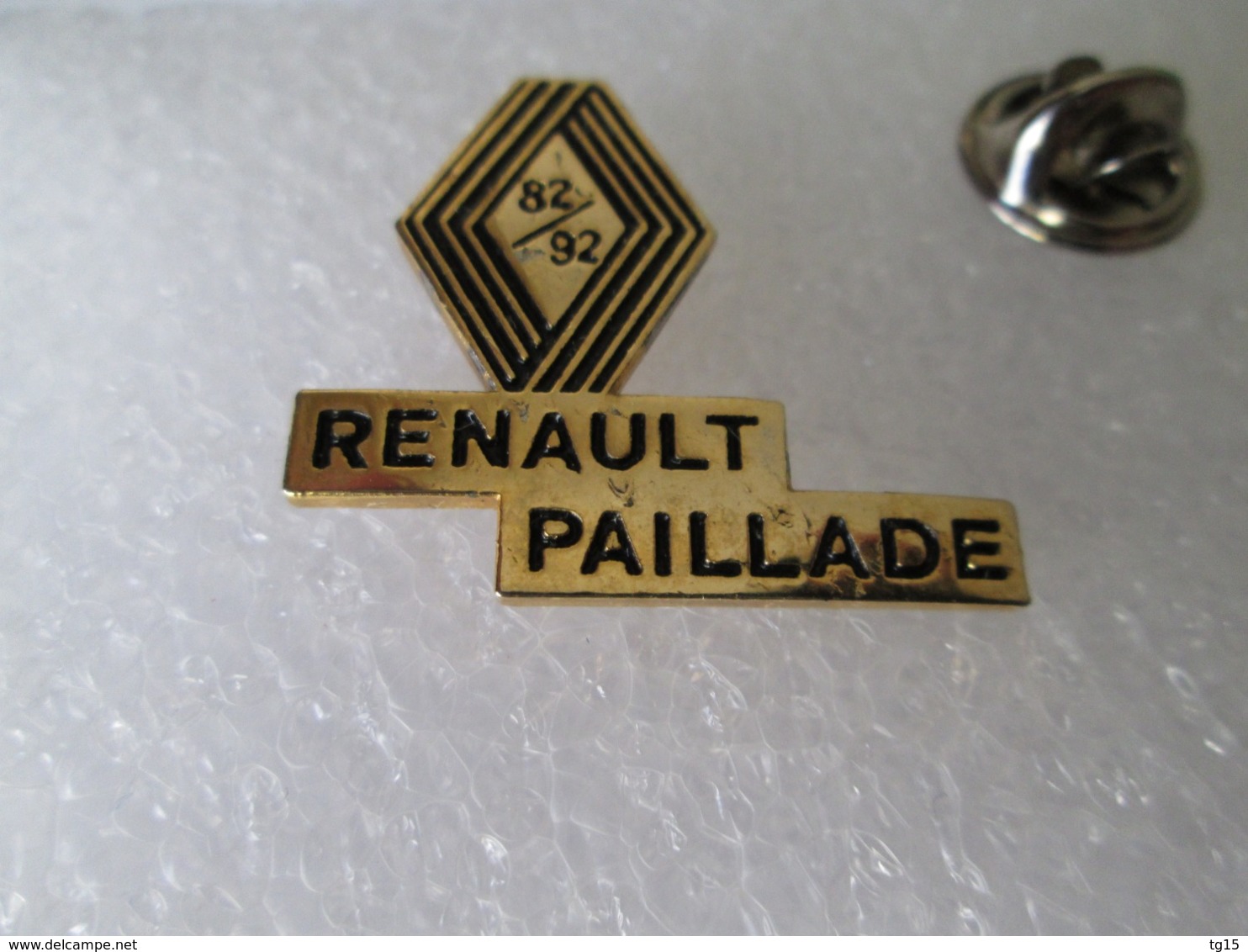 PIN'S    RENAULT  PAILLADE  82/92 - Renault