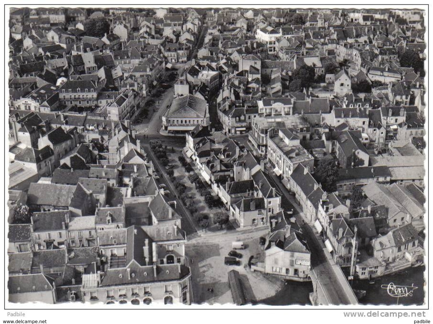 Carte Postale 18.  Vierzon  Vue D'avion Trés Beau Plan - Vierzon